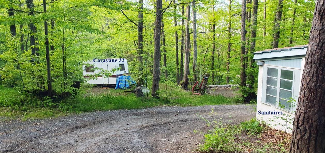 Camping le P'Tit Bonheur Escaro Ngoại thất bức ảnh
